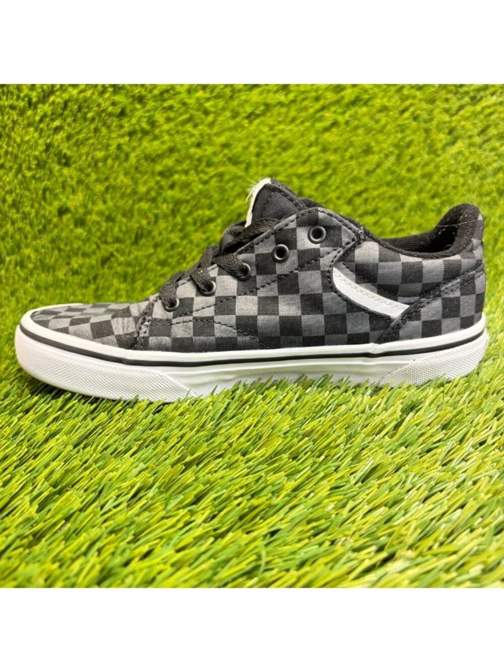 Vans Seldan Low Boys Size 3Y Black Gray Gum Athletic Skateboard Shoes Sneakers